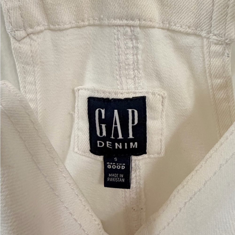 GAP Denim White Short Overalls | Size Small | Frayed Hem - Picture 6 of 7